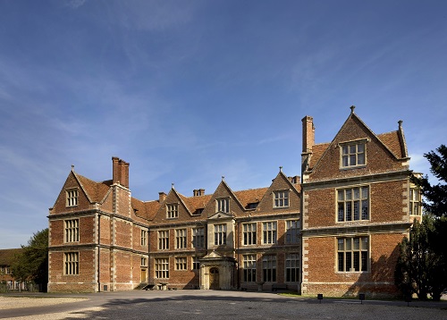 pop-up-movie-screen-shaw-house